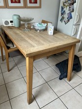 Küchentisch,  Birkenholz, ausziehbar, mit vier passenden Stühlen, zeitlos