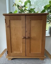 Formschöner  Puppenmöbel Schrank 60cm Massiv-Holz Unikat von Waldorf-Schreiner