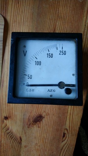 Voltmeter pegel anzeige - anzeige, bis