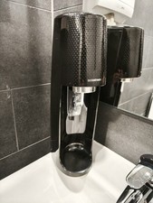 Sodastream Easy  Wassersprudler mit fast vollem CO2 Zylinder 