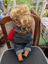 PUPPE MIT LANGEN  BLONDEN Haare und Schlafaugen  (DDR?)