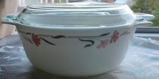 SCHÖNE GEWELLTE BLUMENMUSTER VINTAGE PYREX GLAS KASSEROLLE DECKELSCHALE