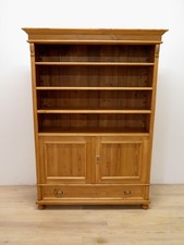 großes Landhaus-Bücherregal