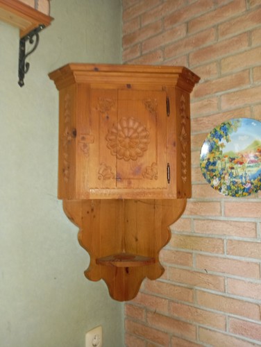 Eckhängeschrank massivholz - eckhängeschrank,