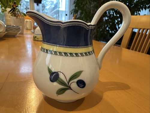 Biete ein milchkännchen - biete,
