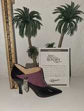 Just the Right Shoe Uptown