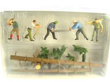 Holzfäller mit Baum  -   Preiser  10495   HO Figuren 1:87  10495  #E