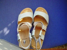 ** Hush Puppies ** Sandale -