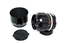 Neu NEUWERTIG+++ SELTEN+++ 1971 Nikon Nikkor-P Auto 105mm f:/2.5 Pre Ai + HS-4 TOP+++