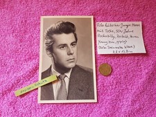 Foto hübscher Mann mit Tolle 50er Rockabilly Porträt Herren Young Men geprägt