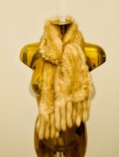 Zobel-Strickschal aus goldenem