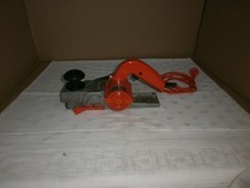 Black+Decker - Elektrohobel -220v - 50Hz - 2,15A - 450W - 13700 u/min.