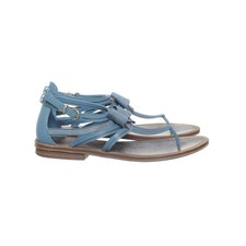 Gisele Bundchen, Sandalen
