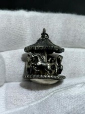 Vintage altes silberfarbenes