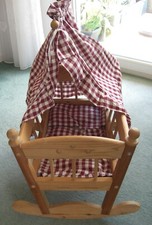 Puppenwiege mit Himmel