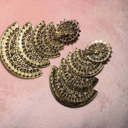 Goldfarbene filigrane fächer - filigrane,