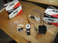 Servo Hitec HS 81  mit Graupner / Uni Stecker   2 Stück unbenutzt !!!