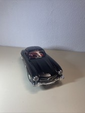 Modellauto Mercedes-Benz 300 SL 1:18 Bburago