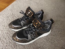 Schöne Italienische Lazamani