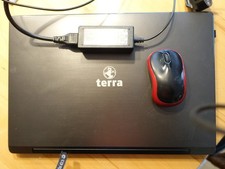 LAPTOP Terra Mobile 1513 15,6" Intel I3-N2930 4GB RAM 250GB SSD LCD-Fehler