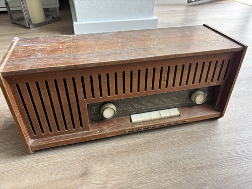 Altes radio röhrenradio - röhrenradio,