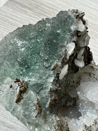 Fluorite with chalcopyrite and
