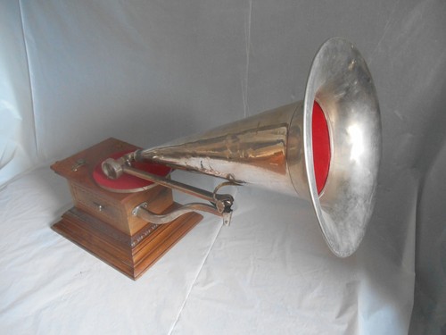 Grammophon phonograph - ",