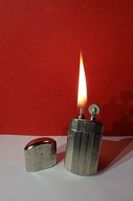 Sehr altes flaches Sturm-Benzinfeuerzeug Rarität Vorkrieg Lighter Brennt!