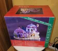 Beleuchtetes Weihnachtsdorf