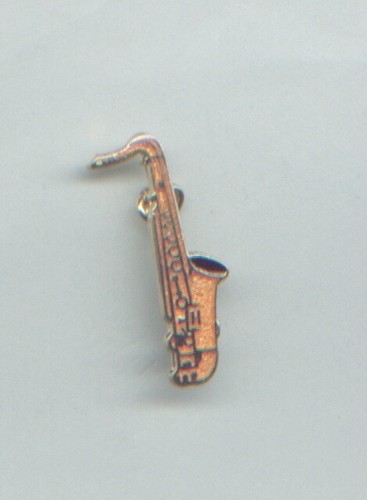 Brosche eines saxophons - eines,