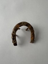 Seltenes kleines Hufeisen, mit Nägeln, Original, rostig, Vintage, Glücksbringer