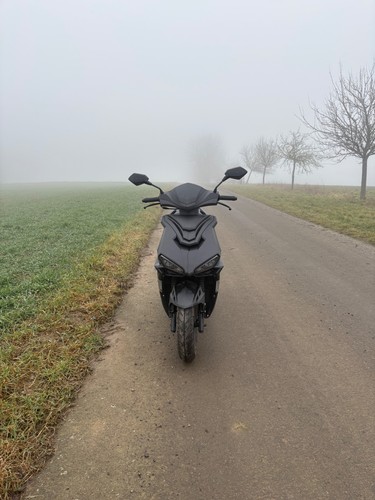Moped in matt schwarz - km/h,