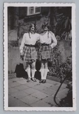 2 Frauen im Schottenrock 1938 - Altes Foto 1930er