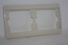 Berker Arsys 2-fach Rahmen waagerecht in cremeweiß