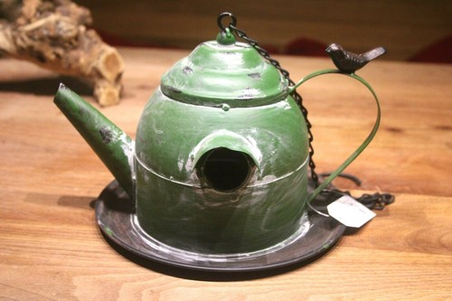 Vogelhaus kanne aus metall - kanne,