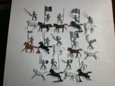 Konvolut 28 Merten Kunststoff