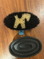 Pferdebürsten, Kardätsche