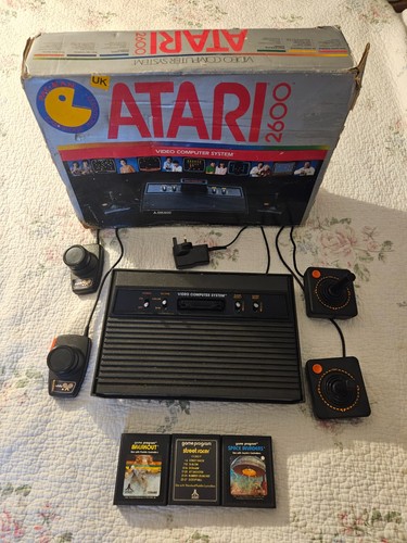 Black atari 2600 - atari,