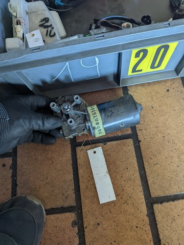 Wischermotor vorne