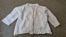 Weiße Baby Strickjacke Größe 56 (Topomini Ernsting's Family)