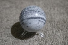 Wolken Mamor Kugel ca. 49 mm Edelstein Kugel Natur + Kunstoffständer