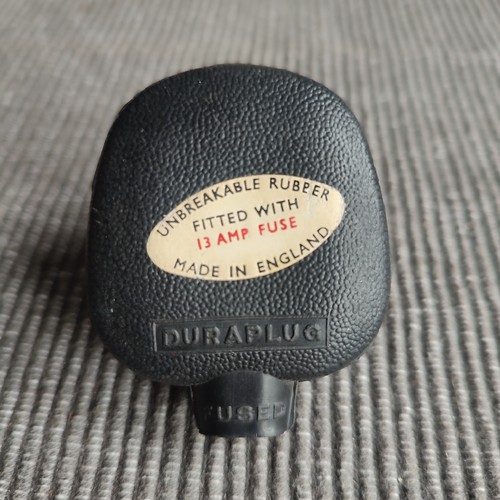 Vintage duraplug gummi pin - duraplug,