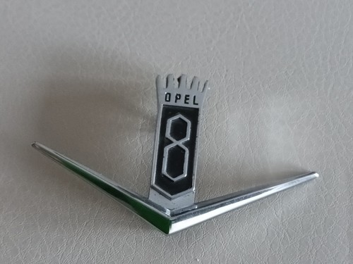 Opel diplomat emblem - v8,
