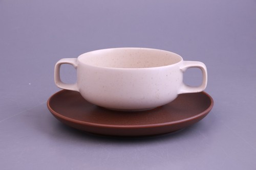 Suppentasse mit untere - suppentasse,