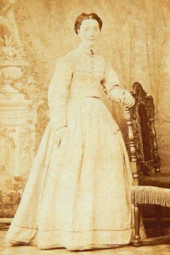 Vtg photo dignified woman - vtg,
