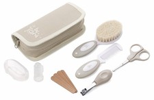 Jané Basic Hygiene-Set mit Kulturtasche, Kamm, Bürste mit Naturborsten, Schere, 