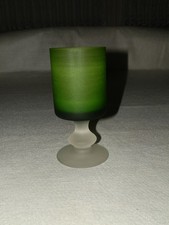 altes Glas Trinkglas Weinglas Kelch Vase -  grün satiniert - Sammlerstück