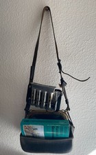 alte Leder Schaffnertasche mit Geldwechsler und Kursbuch Gesamtausgabe 1980/81