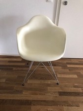   Vitra Eames Plastic Armchair - Farbe weiss - gebraucht - ca. 15 Jahre alt gut 