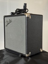 Fender Rumble 15 - Bassgitarrenverstärker - neuwertig, nur getestet!